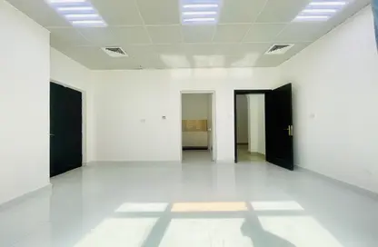 شقة - غرفة نوم - 1 حمام للايجار في C2302 - مدينة خليفة أ - مدينة خليفة - أبوظبي