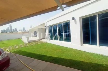 Villa - 4 Bedrooms - 3 Bathrooms for rent in Jumeirah 1 Villas - Jumeirah 1 - Jumeirah - Dubai