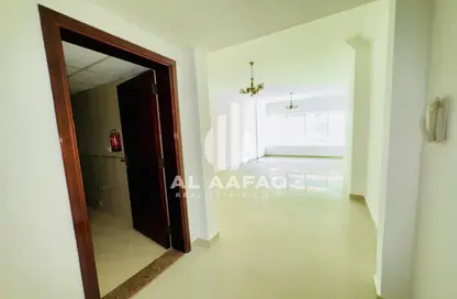 شقة - غرفة نوم - 2 حمامات للايجار في 1 زاخر تاور - أبراج زاخر - التعاون - الشارقة