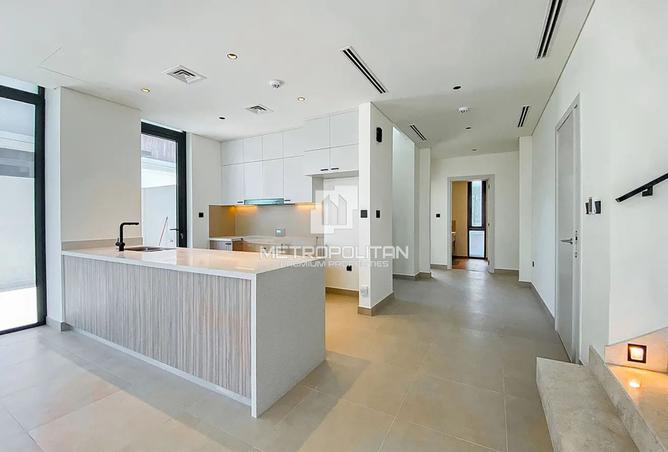 Single Row | Next to  Pool and Gym | Ready to Move