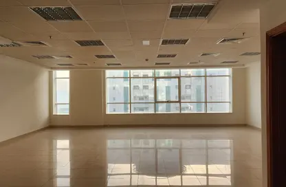 مكتب - استوديو - 1 حمام للايجار في برج العوضي - شارع الشيخ حمد بن عبدالله - الفجيرة