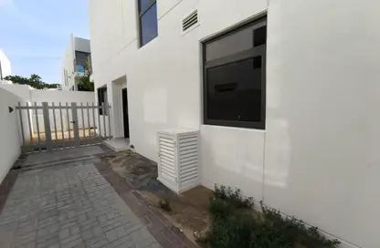Villa - 3 Bedrooms - 4 Bathrooms for rent in Centaury - The Roots DAMAC Hills 2 - Damac Hills 2 - Dubai