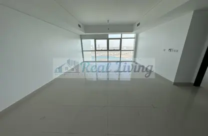 Empty Room image for: Apartment - 1 Bedroom - 2 Bathrooms for rent in Tala Tower - Marina Square - Al Reem Island - Abu Dhabi, Image 1