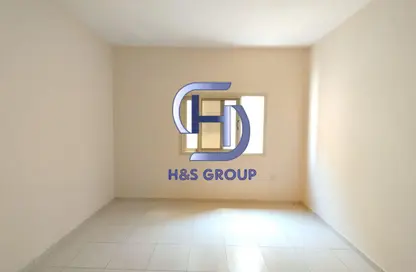 شقة - غرفة نوم - 2 حمامات للايجار في الثاني مويلح - تجارية مويلح - الشارقة