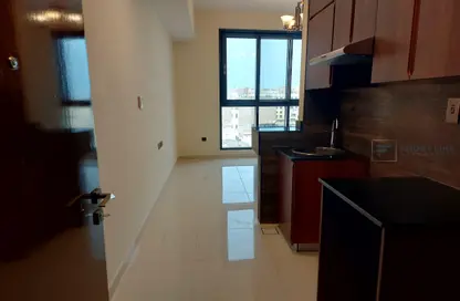 Apartment - Studio - 1 Bathroom for rent in Al Souk Al Kabeer - Bur Dubai - Dubai