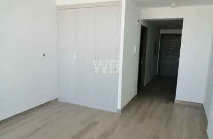 Apartment - Studio - 1 Bathroom for rent in Bloom Towers B - Bloom Towers - District 10 - Jumeirah Village Circle - Dubai