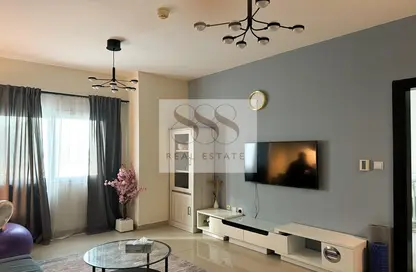 شقة - غرفة نوم - 2 حمامات للبيع في المساكن الحمراء - مدينة دبي الرياضية - دبي