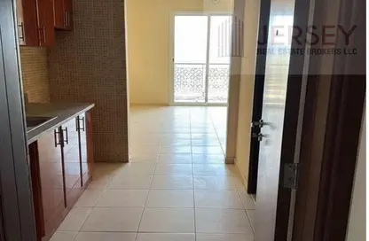 شقة - 1 حمام للبيع في اي سي 1 اماراتي 11 - طراز إماراتي - المدينة الدولية - دبي