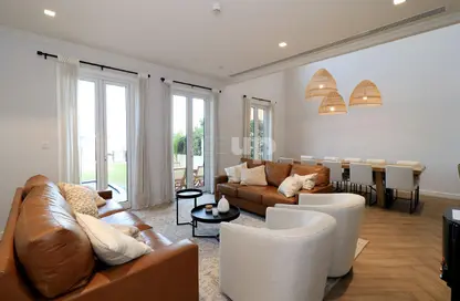 Villa - 3 Bedrooms - 4 Bathrooms for sale in Sur La Mer 2 - Sur La Mer - La Mer - Jumeirah - Dubai