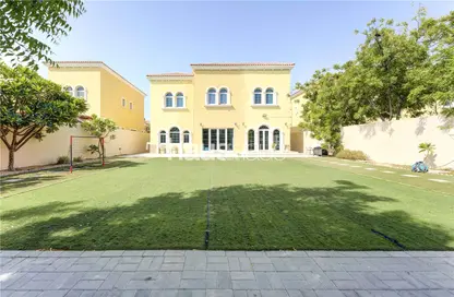 Villa - 4 Bedrooms - 5 Bathrooms for sale in Legacy - Jumeirah Park - Dubai