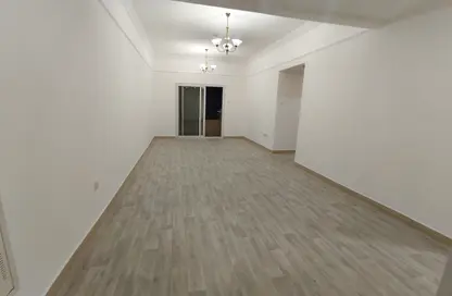 Apartment - 3 Bedrooms - 3 Bathrooms for rent in SG Muwaileh Building - Muwaileh - Sharjah