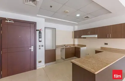 شقة - غرفة نوم - 2 حمامات للبيع في برج المراد - البرشاء 1 - البرشاء - دبي