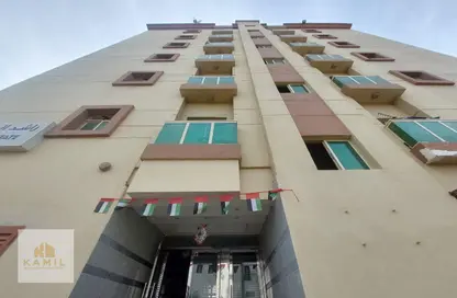 عمارة بالكامل - استوديو - 8 حمامات للبيع في مساكن كورنيش عجمان - طريق كورنيش عجمان - عجمان