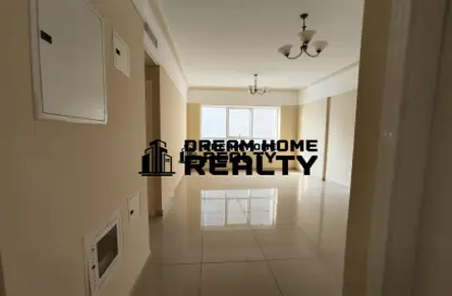 Apartment - 1 Bedroom - 2 Bathrooms for rent in Sharjah 555 Tower - Al Khan Corniche - Al Khan - Sharjah