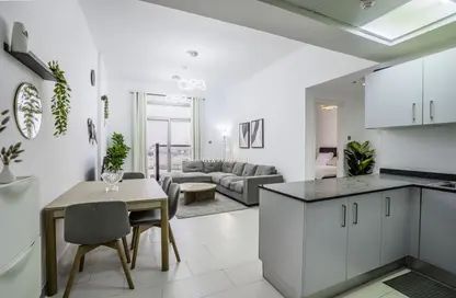 شقة - غرفة نوم - 2 حمامات للايجار في العزيزي روي المتوسطي - الفرجان - دبي شقة - غرفة نوم - 2 حمامات للايجار في العزيزي روي المتوسطي - الفرجان - دبي