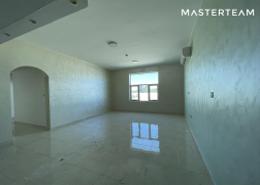 شقة - 3 غرف نوم - 4 حمامات للكراء في بيدا بن عمار - اشارج - العين