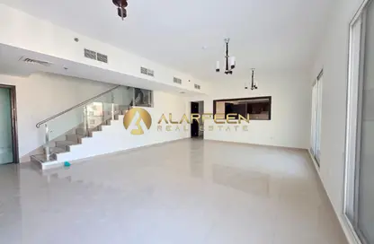 شقة - 3 غرف نوم - 4 حمامات للايجار في بناية رويال جي في سي - قرية الجميرا سركل - دبي