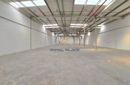 Warehouse - Studio - 2 Bathrooms for rent in Dubai Commercity - Umm Ramool - Dubai
