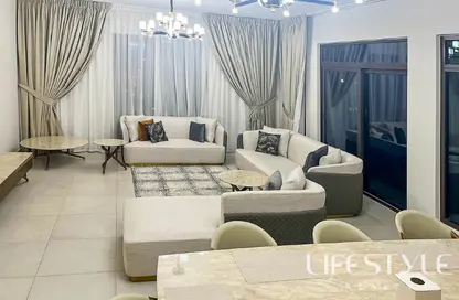 Apartment - 3 Bedrooms - 3 Bathrooms for rent in Lamtara 3 - Madinat Jumeirah Living - Umm Suqeim - Dubai