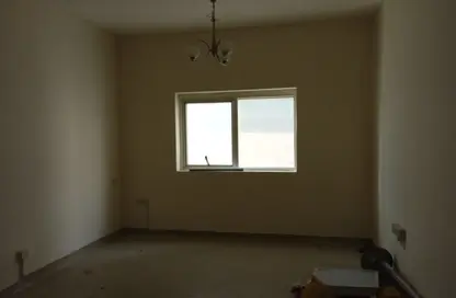Apartment - Studio - 1 Bathroom for rent in Al Khan - Sharjah