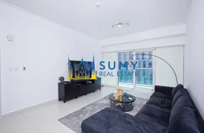 Living Room image for: Apartment - 1 Bedroom - 2 Bathrooms for rent in Damac Heights - Dubai Marina - Dubai, Image 1