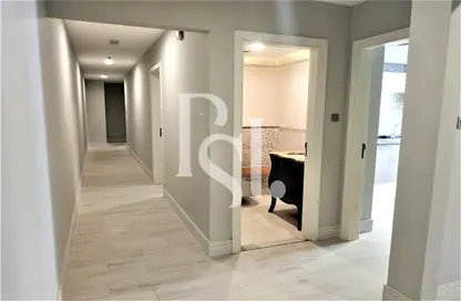 Hall / Corridor image for: Apartment - 1 Bedroom - 2 Bathrooms for rent in Dana Al Garhoud - Al Garhoud - Dubai, Image 1