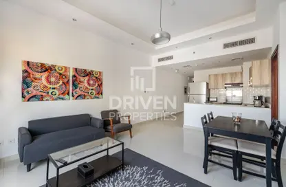 شقة - غرفة نوم - 2 حمامات للايجار في برج هيرا - مدينة دبي الرياضية - دبي