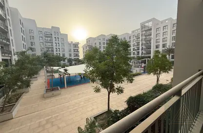 شقة - 2 غرف نوم - 2 حمامات للايجار في 2A شقق زهرا - زهرة أبارتمنتس 2 - شقق زهرا - تاون سكوير - دبي