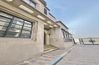 مجمع سكني - 8 غرف نوم - 8 حمامات للبيع في مركز محمد بن زايد - مدينة محمد بن زايد - أبوظبي