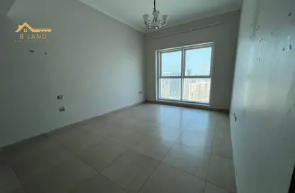 Apartment - 2 Bedrooms - 2 Bathrooms for rent in Al Khan 9 building - Al Khan - Sharjah