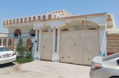 Villa - 3 Bedrooms - 2 Bathrooms for sale in Al Sabkha - Al Riqqa - Sharjah