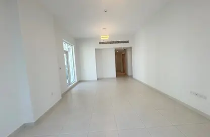 شقة - 3 غرف نوم - 4 حمامات للايجار في برج النور ٢ - النهدة 2 - النهدة - دبي - دبي