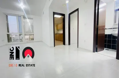 Empty Room image for: Apartment - 1 Bedroom - 2 Bathrooms for rent in Hamdan Street - Abu Dhabi, Image 1
