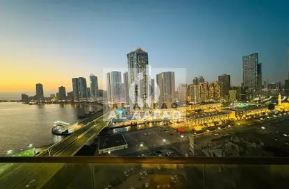شقة - 2 غرف نوم - 4 حمامات للايجار في برج الممزر - الممزر - الشارقة - الشارقة