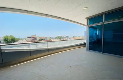 Apartment - 4 Bedrooms - 4 Bathrooms for rent in Mina Tower - Mina Road - Tourist Club Area - Abu Dhabi