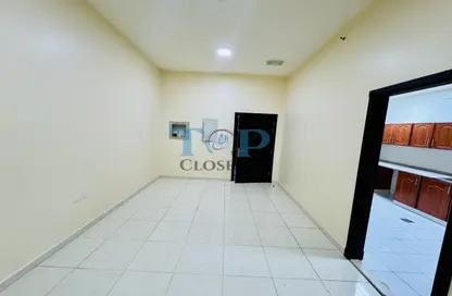 شقة - 2 غرف نوم - 2 حمامات للايجار في اشارج - العين