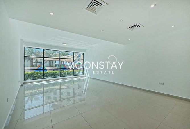 Apartment - 4 Bedrooms - 5 Bathrooms for rent in Al Faridah - Al Raha Beach - Abu Dhabi
