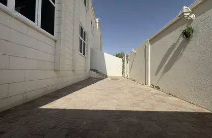 فيلا - 4 غرف نوم - 6 حمامات للايجار في السلامات - العين
