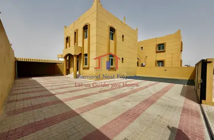 Villa - 4 Bedrooms - 5 Bathrooms for rent in Shakhbout City - Abu Dhabi