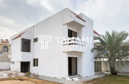 فيلا - 5 غرف نوم - 5 حمامات للايجار في فلل الجميرا 1 - جميرا 1 - جميرا - دبي