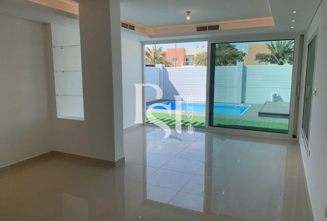 16044101 - Property Main Image