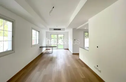 Villa - 2 Bedrooms - 3 Bathrooms for rent in Springs 12 - The Springs - Dubai