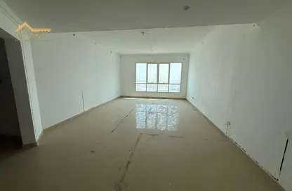 Apartment - 3 Bedrooms - 5 Bathrooms for rent in Al Majaz 2 - Al Majaz - Sharjah