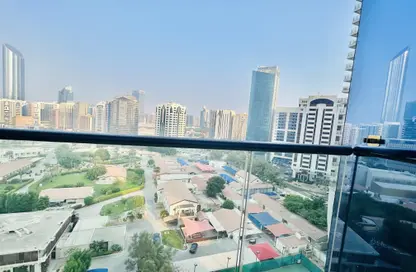 شقة - 2 غرف نوم - 4 حمامات للايجار في وايف تاور - شارع الكورنيش - أبوظبي