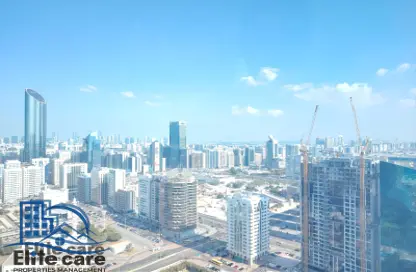 Apartment - 2 Bedrooms - 2 Bathrooms for rent in Wave tower - Corniche Road - Abu Dhabi