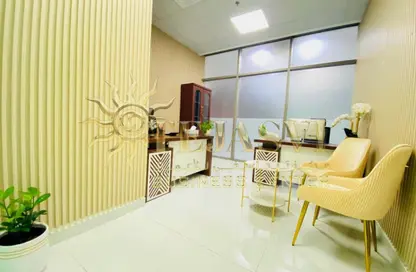 Office Space - Studio - 1 Bathroom for rent in Red Avenue - Al Garhoud - Dubai