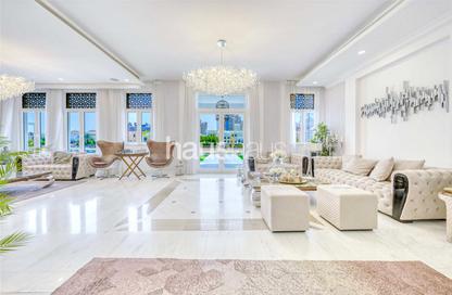 Villa - 6 Bedrooms - 6 Bathrooms for rent in Signature Villas Frond B - Signature Villas - Palm Jumeirah - Dubai