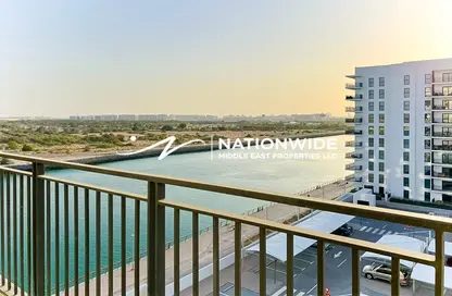 Apartment - 1 Bedroom - 2 Bathrooms for rent in Waters Edge - Yas Island - Abu Dhabi