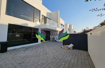 Villa - Studio - 3 Bathrooms for rent in Jumeirah 1 Villas - Jumeirah 1 - Jumeirah - Dubai