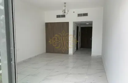 Apartment - 1 Bathroom for rent in Jumeirah Village Circle - Dubai